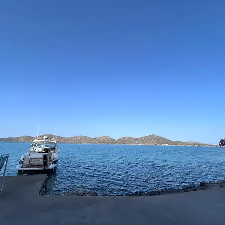 Sea-front Cozy Appartamento Elounda
